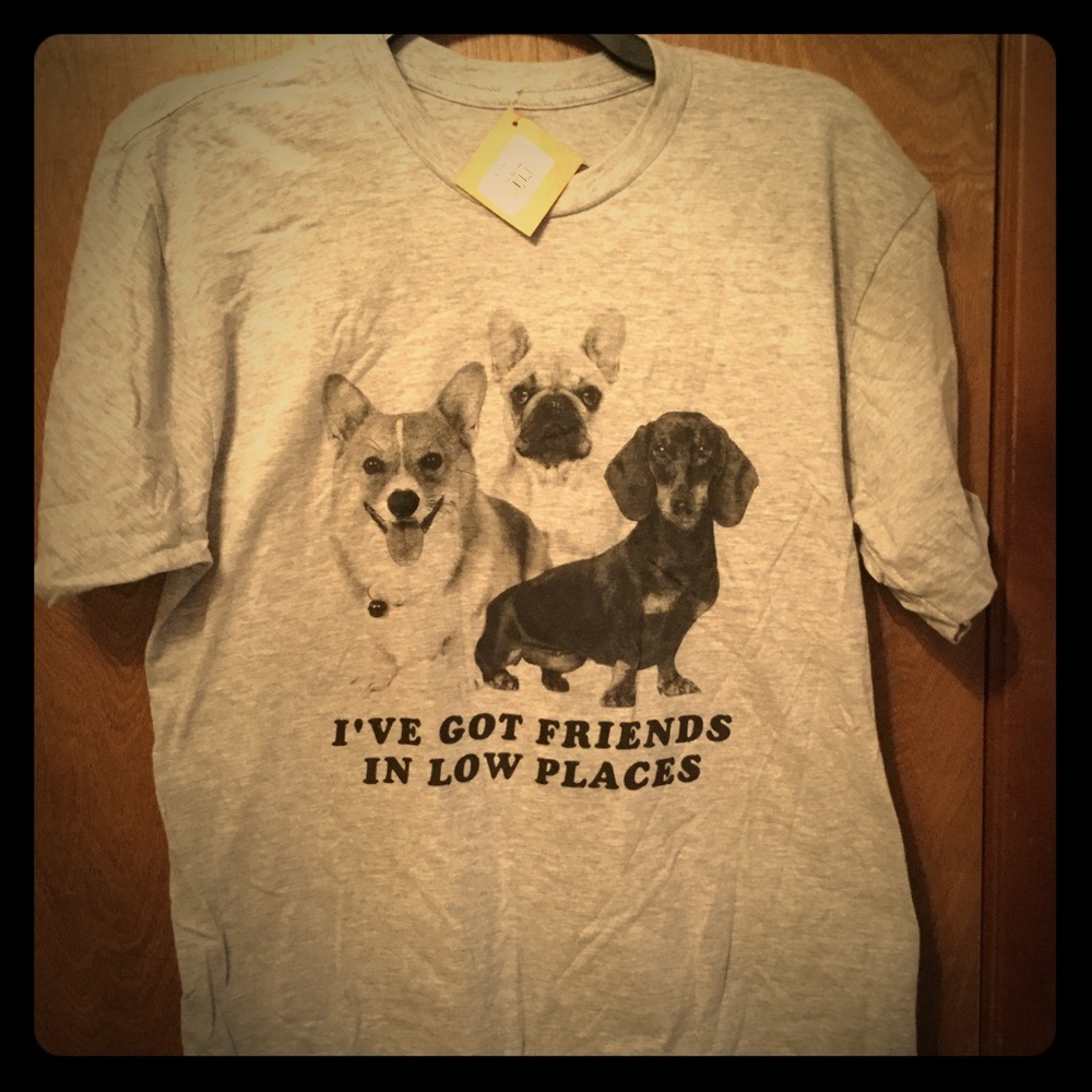 Friends in Low Places Short Dogs Tee NWT